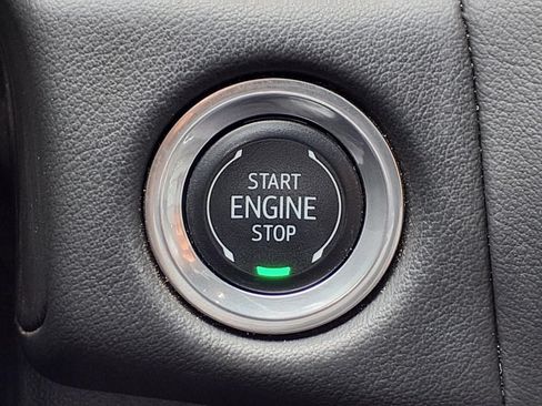 Used 2024 Chevrolet Suburban Premier AWD/4WD image 9