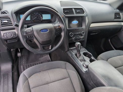 Used 2019 Ford Explorer XLT w/ Equipment Group 201A image 10