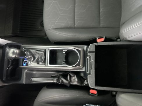 Used 2019 Toyota Tacoma TRD Off-Road image 16