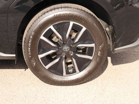 Used 2026 Toyota bZ AWD/4WD image 9