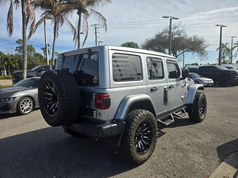 Used 2019 Jeep Wrangler Unlimited Sahara image 5