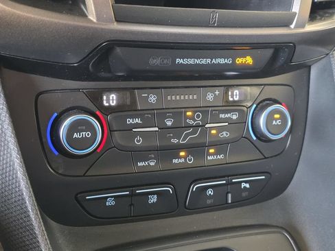 Used 2022 Ford Transit Connect XLT FWD image 23