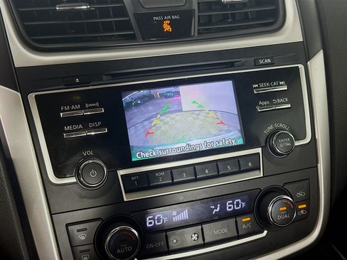 Used 2016 Nissan Altima 2.5 SL w/ Moonroof Package FWD image 19