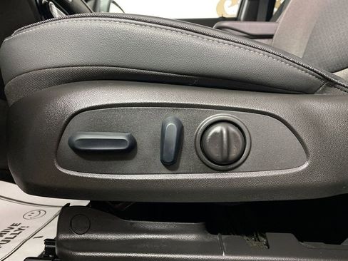 Used 2023 Buick Encore GX Select w/ Sport Touring Package FWD image 12