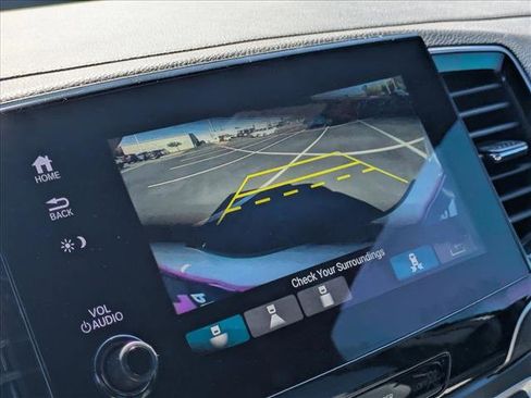 Used 2025 Honda Passport EX-L image 12