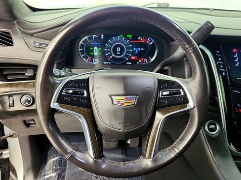 Used 2020 Cadillac Escalade Platinum image 14