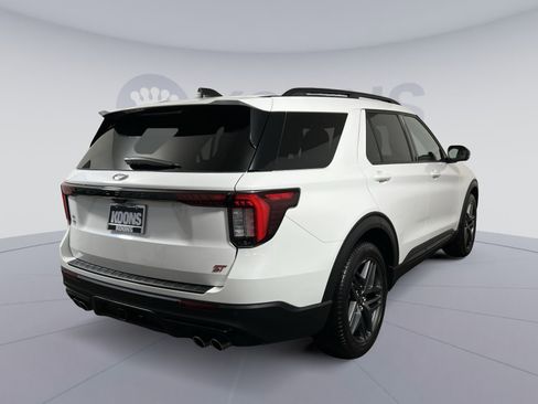 Used 2025 Ford Explorer ST image 7