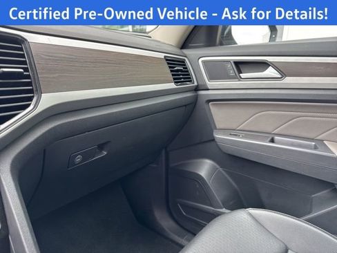 Certified 2022 Volkswagen Atlas SE w/ Black Wheel Package AWD/4WD image 13