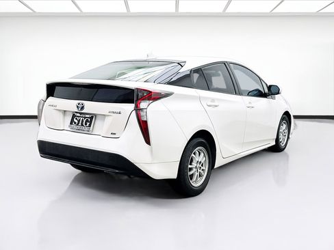 Used 2016 Toyota Prius Two image 4
