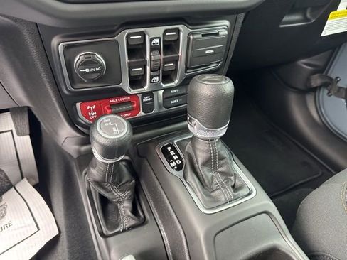 New 2026 Jeep Gladiator Mojave image 11