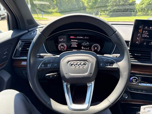 Used 2023 Audi Q5 2.0T Premium Plus w/ Premium Plus Package AWD/4WD image 12