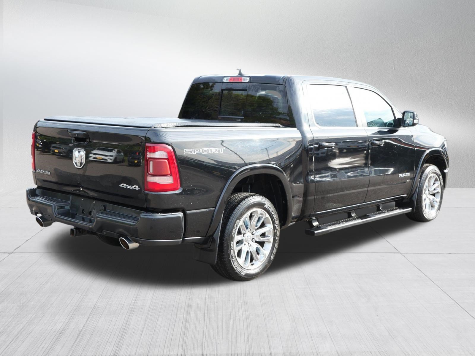 Used 2021 RAM 1500 Laramie w/ Sport Appearance Package AWD/4WD image 7
