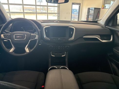 Used 2024 GMC Terrain SLE w/ Driver Convenience Package FWD image 19