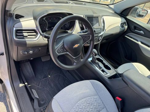 Used 2022 Chevrolet Equinox LS w/ LS Convenience Package AWD/4WD image 11