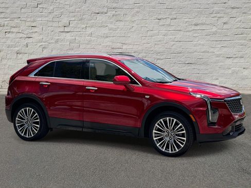 Certified 2025 Cadillac XT4 Premium Luxury FWD image 6