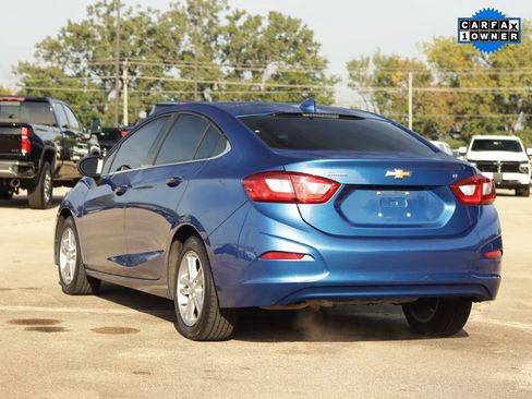 Used 2018 Chevrolet Cruze LT w/ Convenience Package FWD image 5