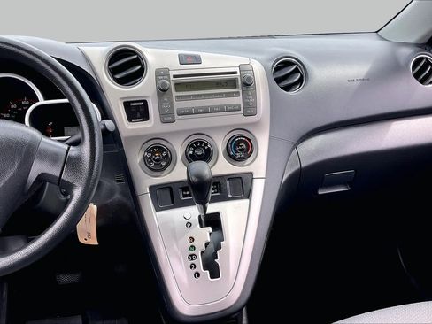 Used 2009 Toyota Matrix FWD image 5