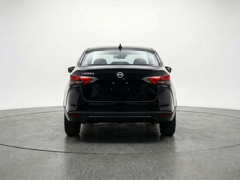 Used 2025 Nissan Versa SV image 7
