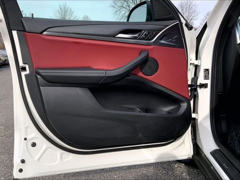 Used 2023 BMW X4 xDrive30i w/ Premium Package image 19