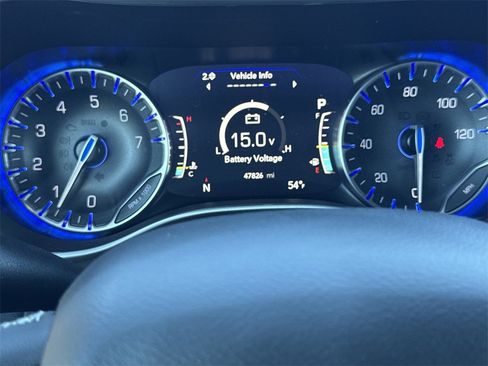 Used 2025 Chrysler Pacifica Select image 12