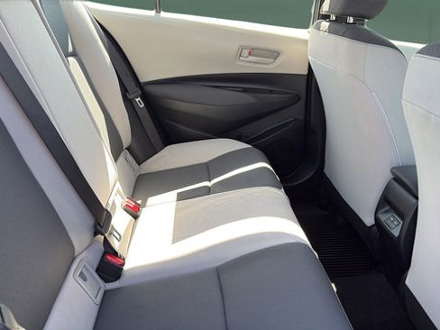 Used 2025 Toyota Corolla LE FWD image 27