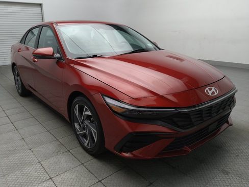 Used 2025 Hyundai Elantra Limited FWD image 13