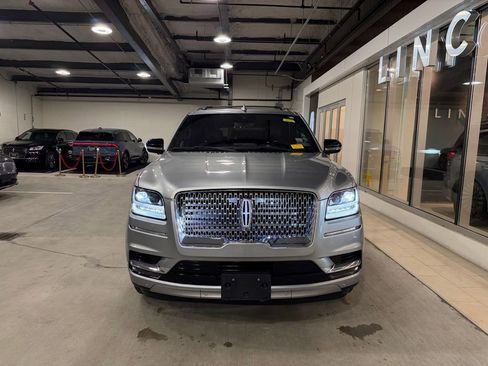 Used 2020 Lincoln Navigator L Reserve w/ Luxury Package image 3