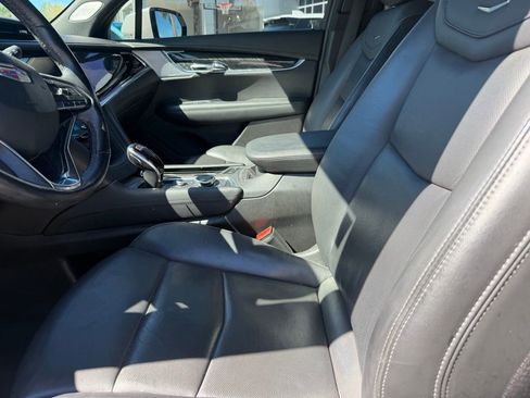 Used 2021 Cadillac XT6 Premium Luxury image 8