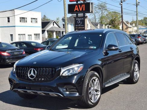 Used 2019 Mercedes-Benz GLC 300 4MATIC image 3