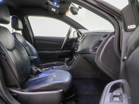 Used 2013 Chrysler 200 Limited image 30