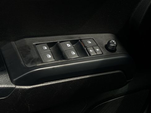 Used 2023 Toyota Tacoma SR AWD/4WD image 15