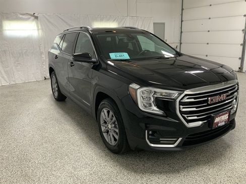 Used 2024 GMC Terrain SLT image 4