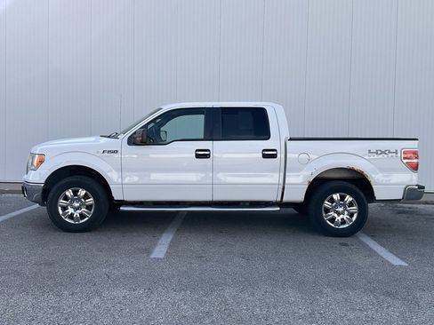 Used 2011 Ford F150 XLT w/ XLT Chrome Pkg image 2