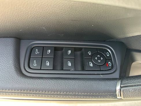 Certified 2023 Porsche Cayenne Platinum Edition AWD/4WD image 18