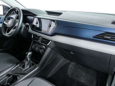 Certified 2024 Volkswagen Taos SE FWD image 25