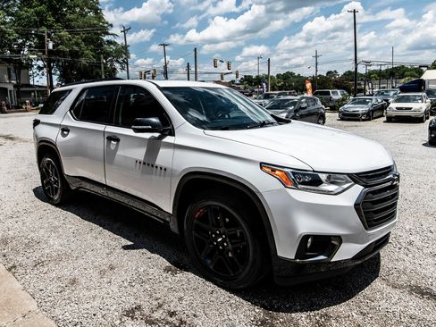 Used 2019 Chevrolet Traverse Premier w/ Redline Edition FWD image 14