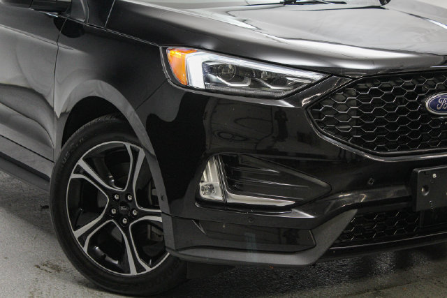 Certified 2022 Ford Edge ST w/ Equipment Group 401A AWD/4WD image 2