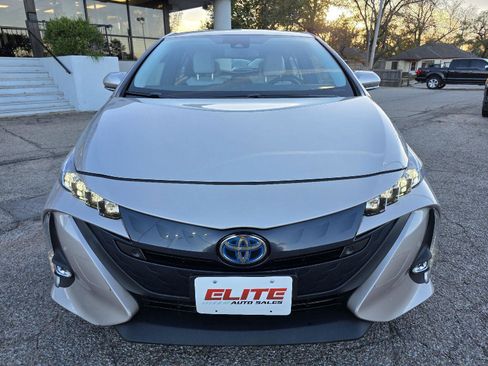 Used 2017 Toyota Prius Prime Plus image 2