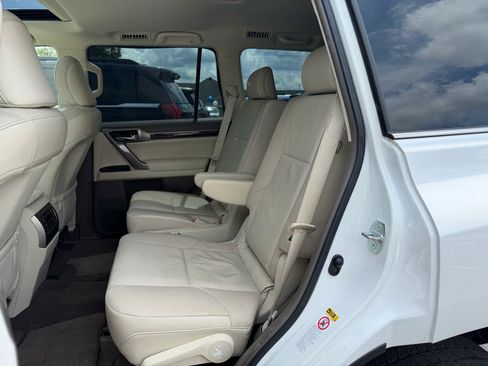 Used 2017 Lexus GX 460 Premium AWD/4WD image 13