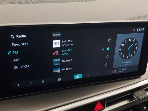 Used 2024 Kia Sorento LX image 17