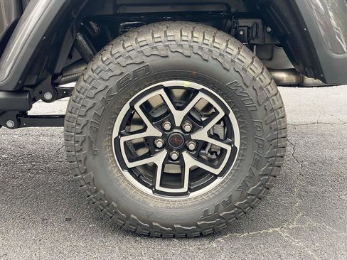 New 2025 Jeep Gladiator Rubicon image 35