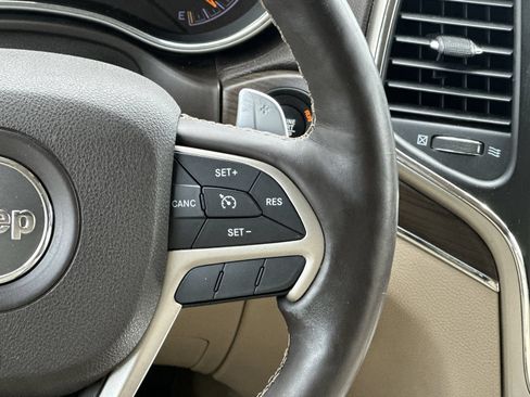 Used 2017 Jeep Grand Cherokee Overland AWD/4WD image 21