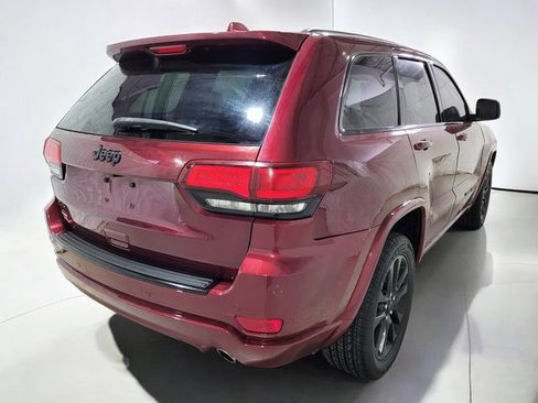 Used 2018 Jeep Grand Cherokee Altitude image 24