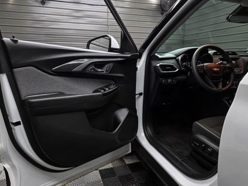 Used 2022 Chevrolet TrailBlazer LT AWD/4WD image 30