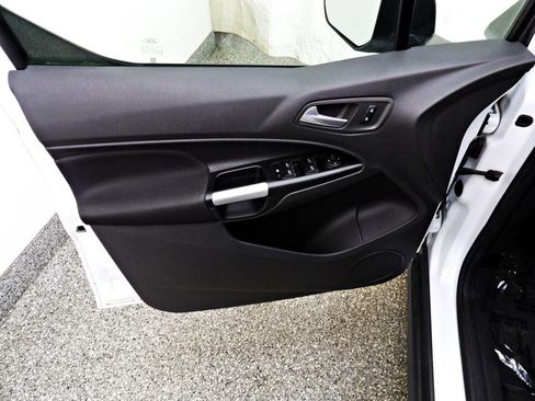 Used 2018 Ford Transit Connect XLT image 7