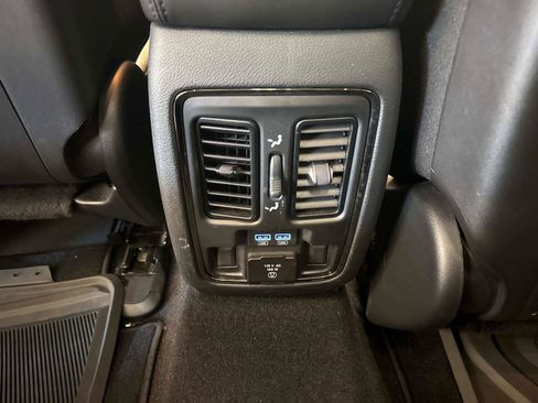 Used 2020 Jeep Grand Cherokee Limited X image 16