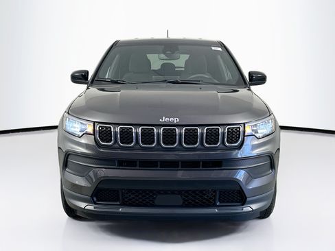 Used 2023 Jeep Compass Sport AWD/4WD image 2