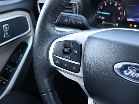 Used 2023 Ford Explorer XLT w/ Equipment Group 202A image 19