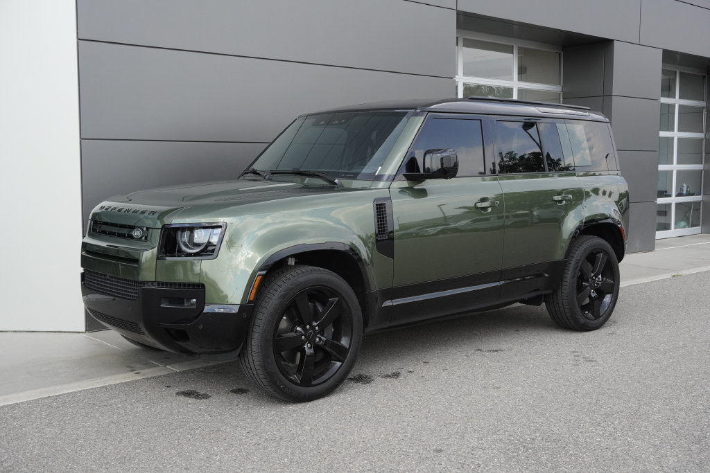 New 2026 Land Rover Defender 110 X-Dynamic SE AWD/4WD image 3
