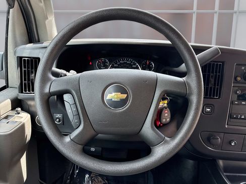 Used 2025 Chevrolet Express 3500 LT w/ LT Preferred Equipment Group RWD image 14